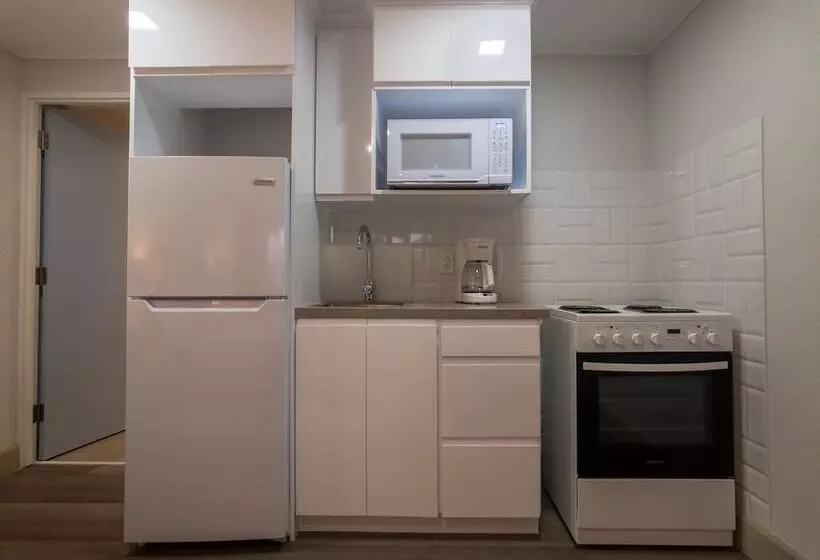 هتل Blue Haven Holiday Apartments