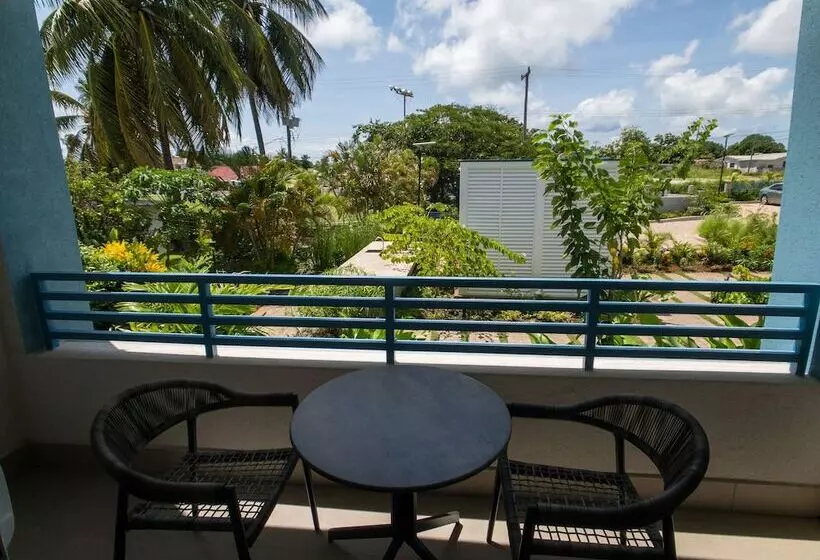 هتل Blue Haven Holiday Apartments