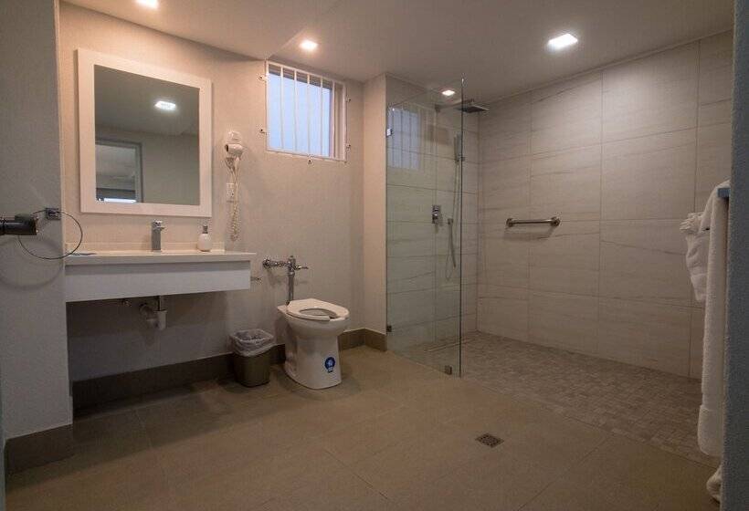 هتل Blue Haven Holiday Apartments