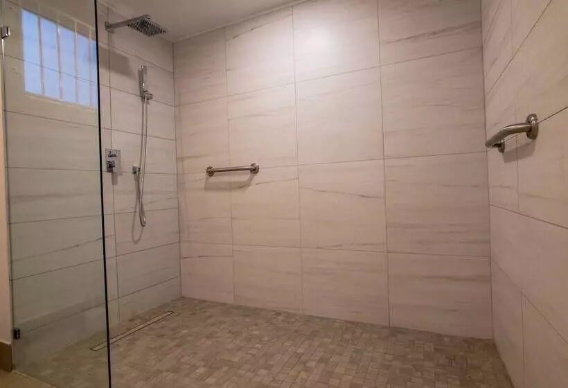 هتل Blue Haven Holiday Apartments