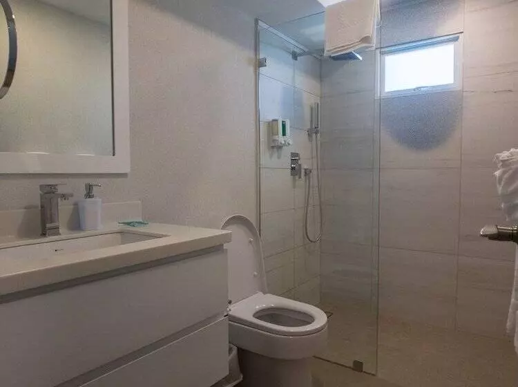 هتل Blue Haven Holiday Apartments