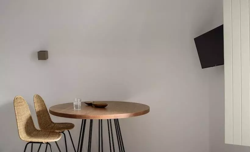 هتل Este Luxury Suites