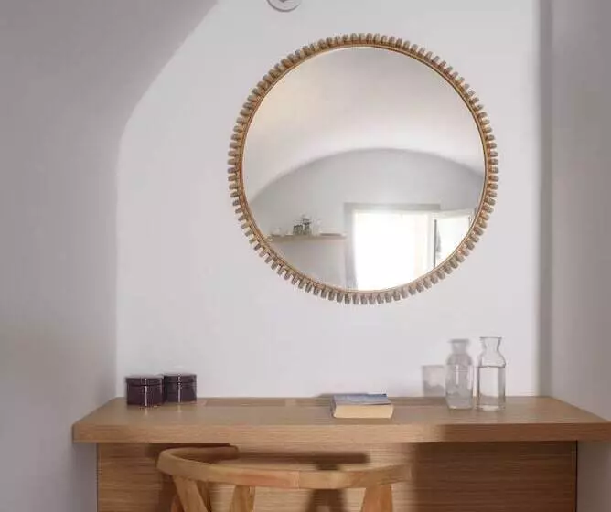 هتل Este Luxury Suites