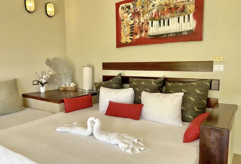 هتل Las Galeras Village