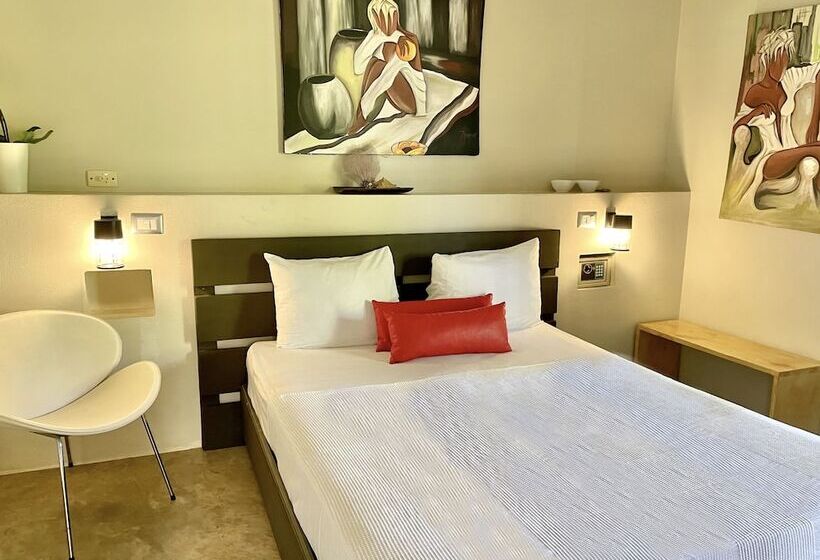 هتل Las Galeras Village