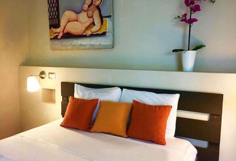 هتل Las Galeras Village