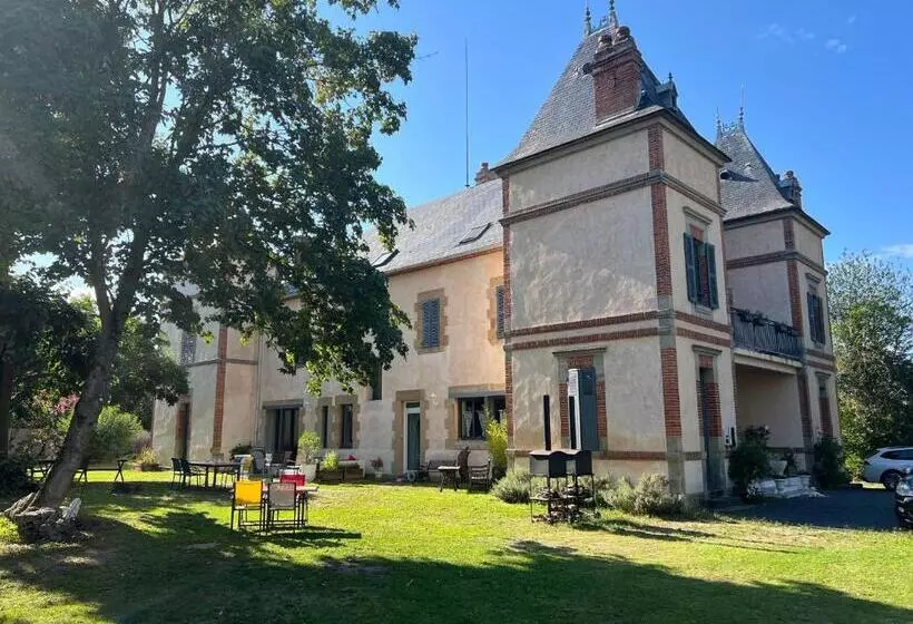 Aamiaismajoitus (B&B) Château Ségot