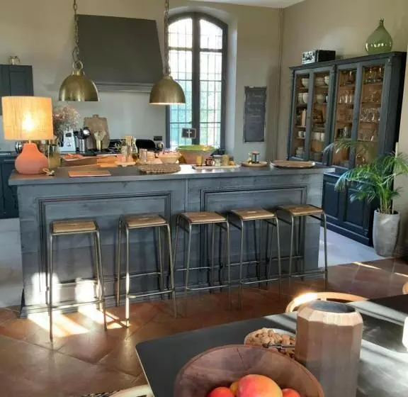 Aamiaismajoitus (B&B) La Bastide Des Grands Chênes