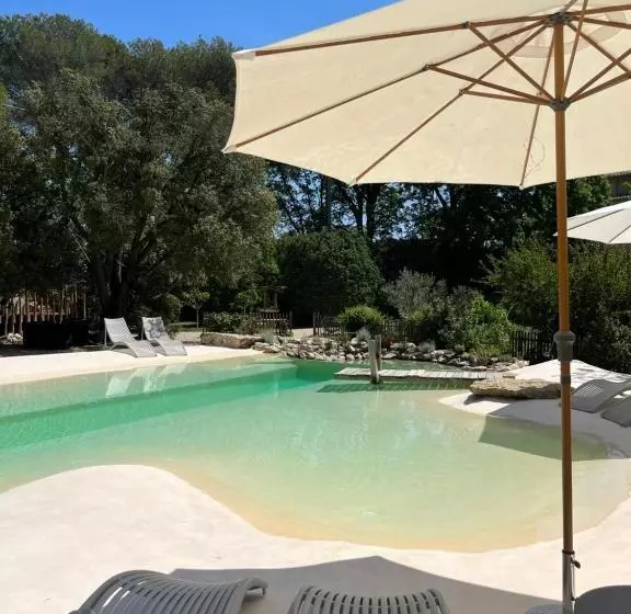 Aamiaismajoitus (B&B) La Bastide Des Grands Chênes