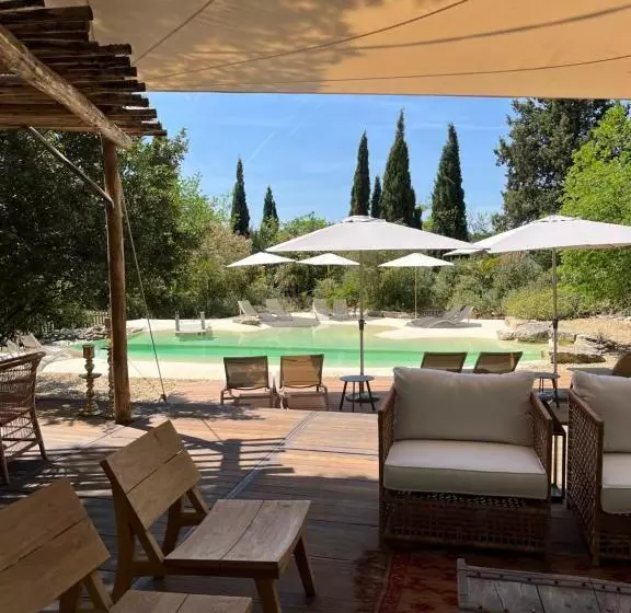 Aamiaismajoitus (B&B) La Bastide Des Grands Chênes