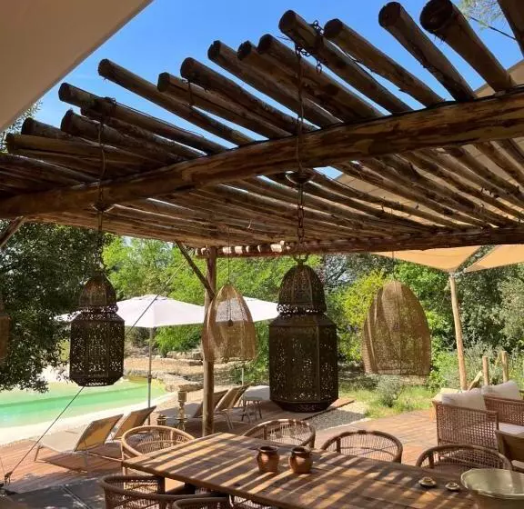 Aamiaismajoitus (B&B) La Bastide Des Grands Chênes