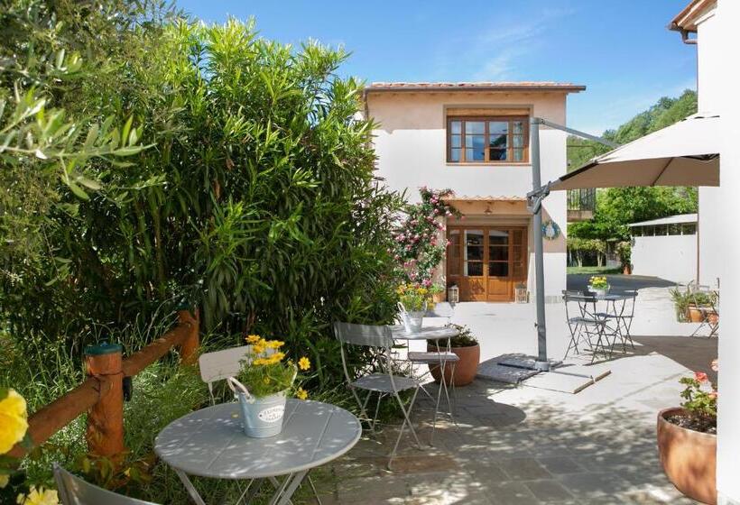 تختخواب و صبحانه Rivo Della Corte