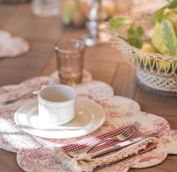 تختخواب و صبحانه Rivo Della Corte