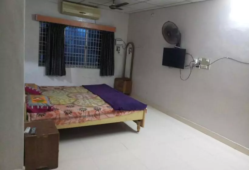 ホテル Lakshmi Cottage