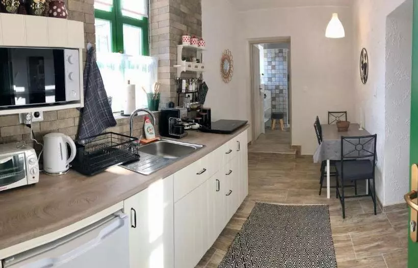 Majatalo Ladislaus Schnaps Haus Falusi Vendégház