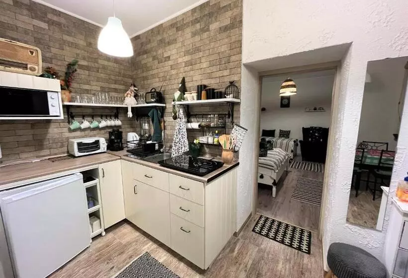 Majatalo Ladislaus Schnaps Haus Falusi Vendégház