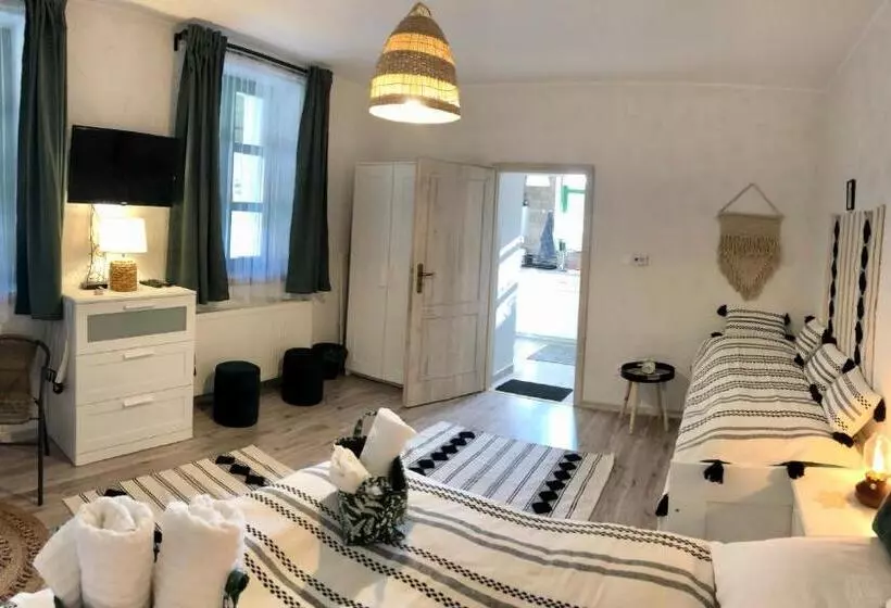 Majatalo Ladislaus Schnaps Haus Falusi Vendégház