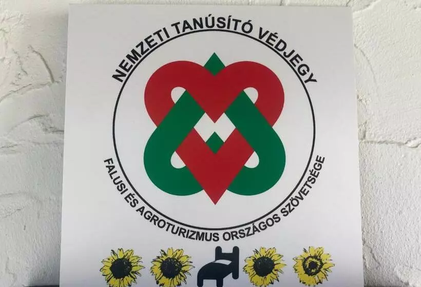 Majatalo Ladislaus Schnaps Haus Falusi Vendégház