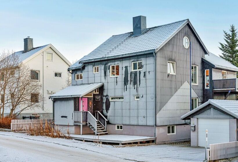 Auroras Friends Apartment   Hostel