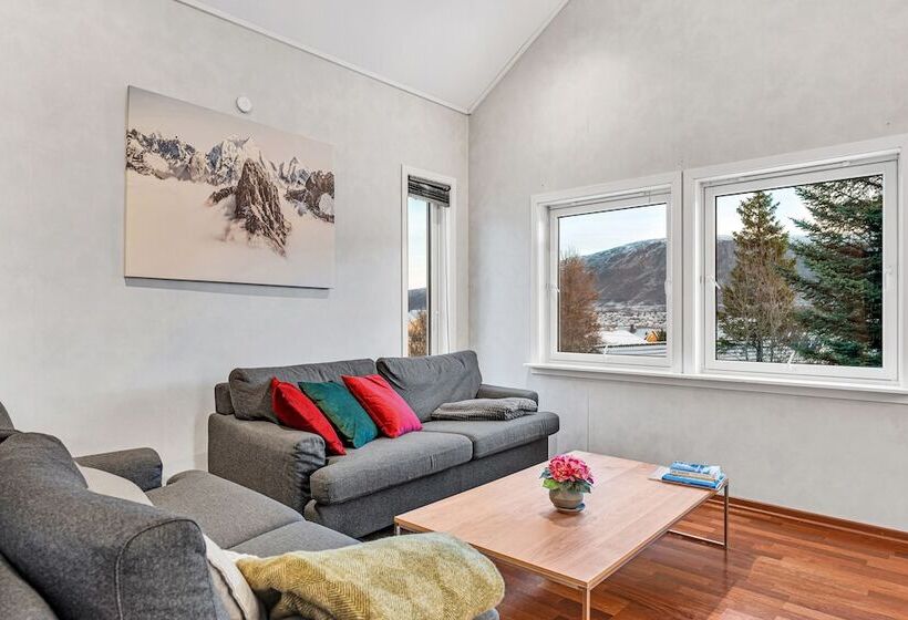 Auroras Friends Apartment   Hostel