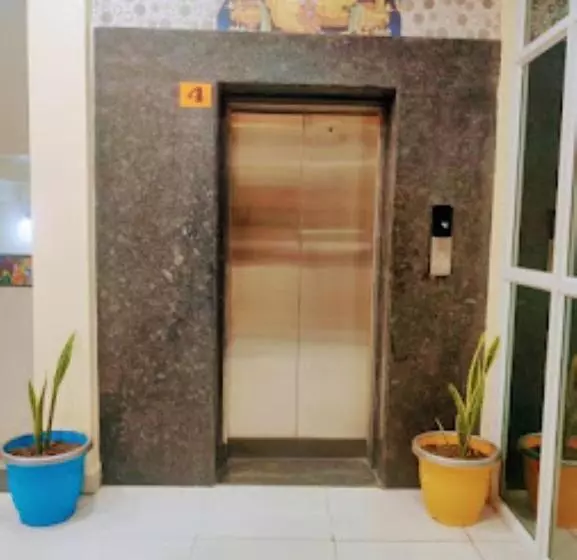 Retkeilymaja Hariram Tower,wardha