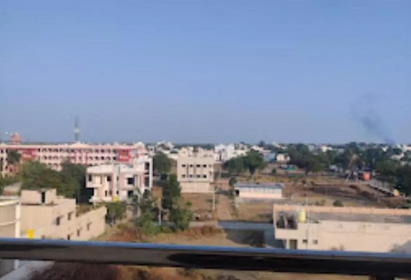 Retkeilymaja Hariram Tower,wardha