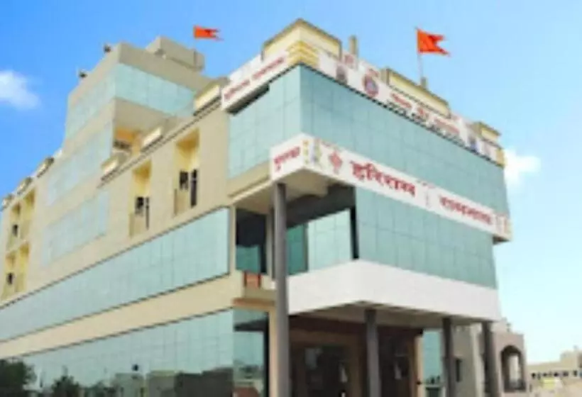 Retkeilymaja Hariram Tower,wardha