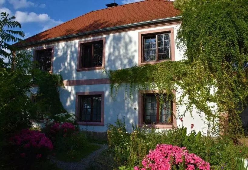 Retkeilymaja Ubytování Pod Jilmem