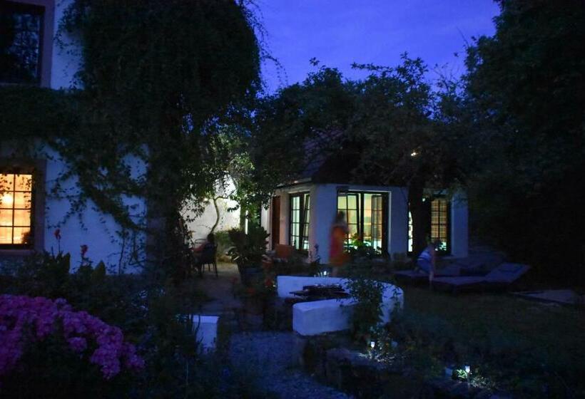 הוסטל Ubytování Pod Jilmem