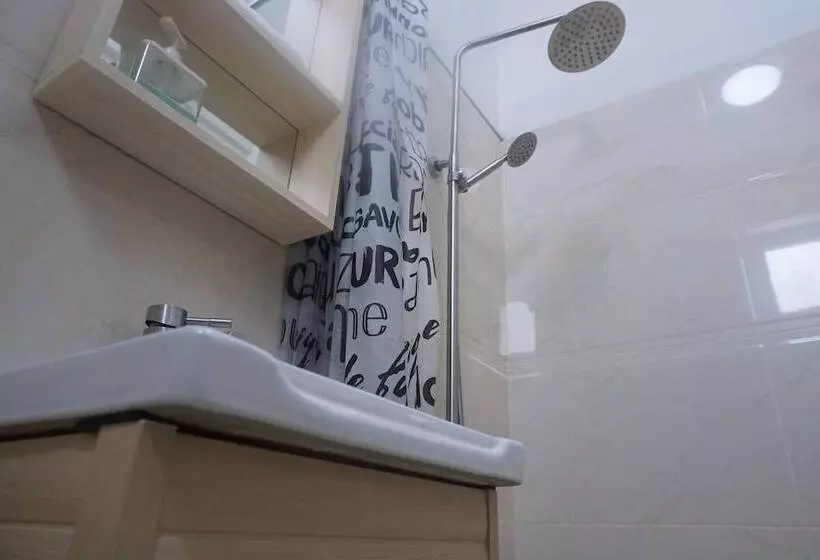 تختخواب و صبحانه Happy Ours Guest House