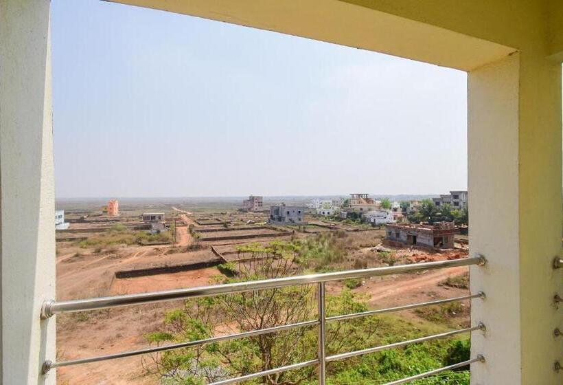 O U Tech Hotel And Restaurant