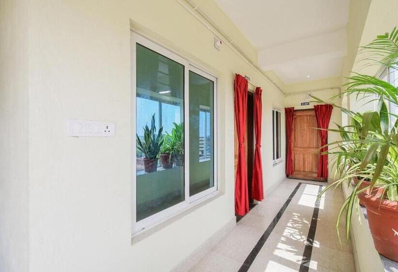 O U Tech Hotel And Restaurant