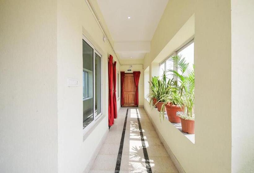 O U Tech Hotel And Restaurant