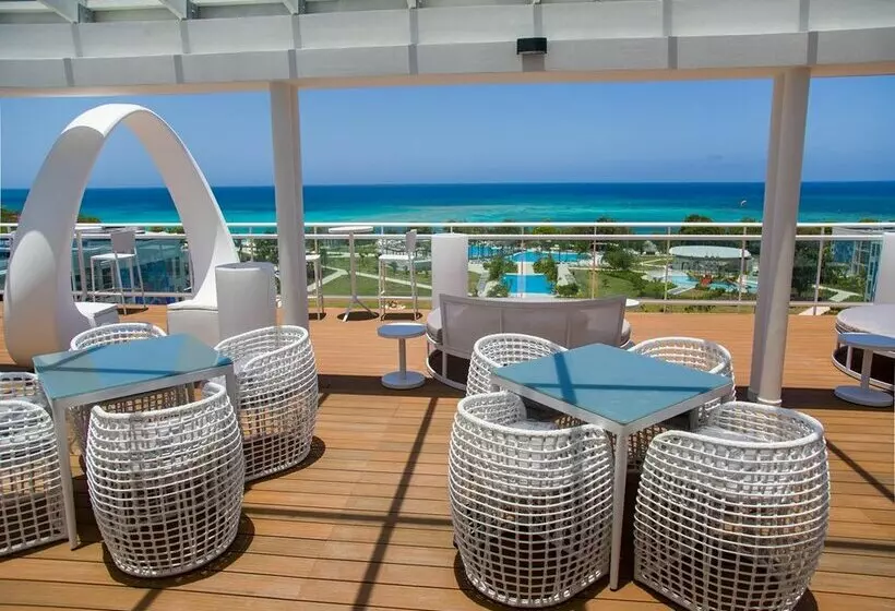 Hotelli Gran Muthu Almirante Beach