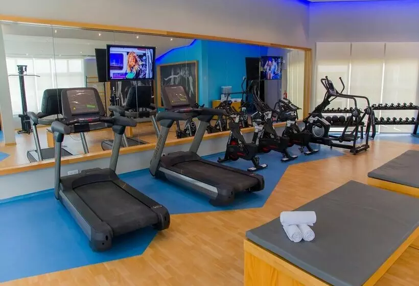 Hotelli Gran Muthu Almirante Beach