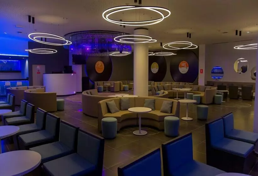 Hotelli Gran Muthu Almirante Beach