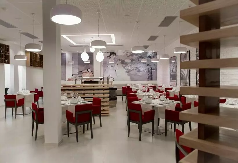 Hotelli Gran Muthu Almirante Beach