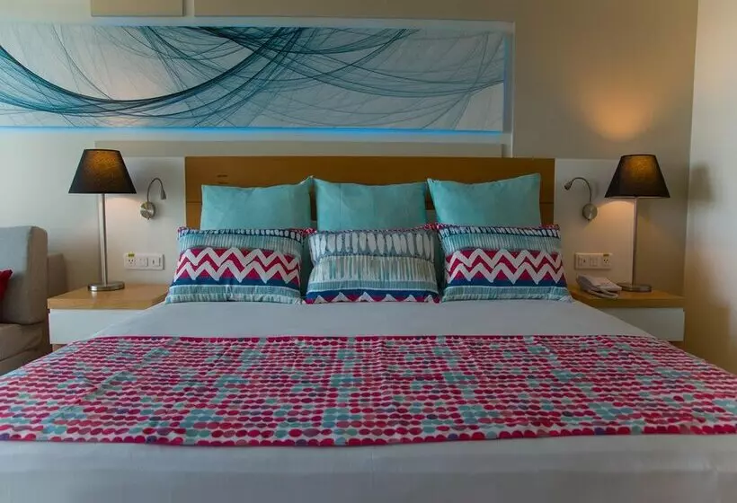 Hotelli Gran Muthu Almirante Beach