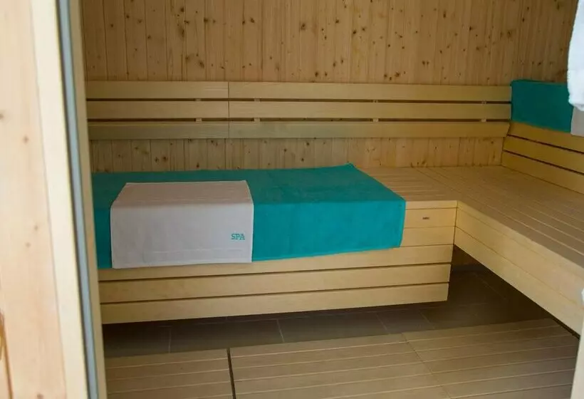 Hotelli Gran Muthu Almirante Beach