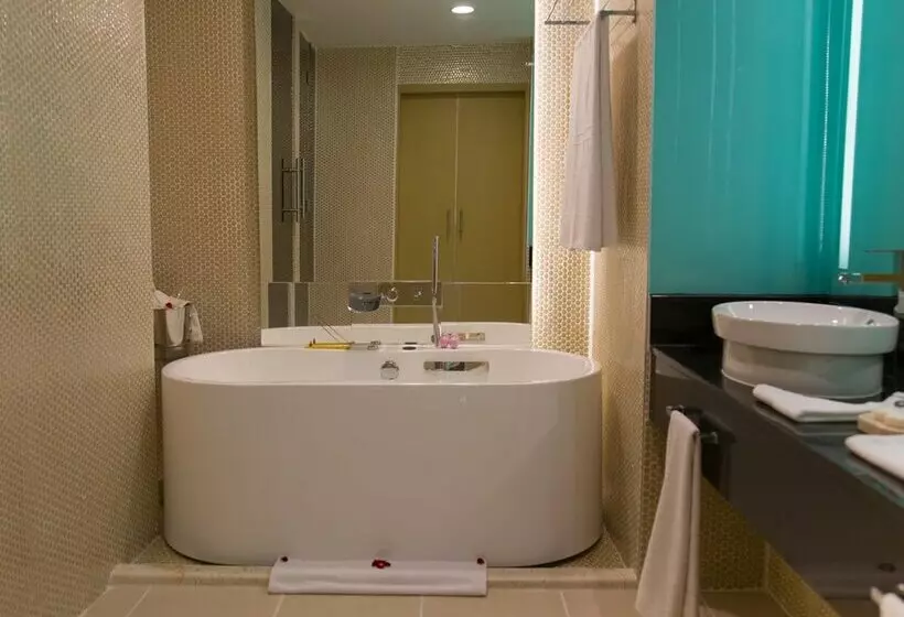 Hotelli Gran Muthu Almirante Beach