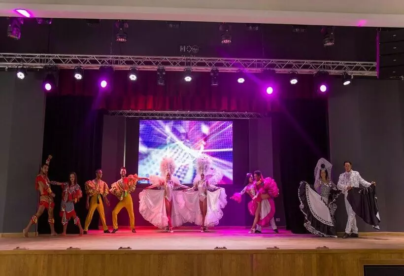 Hotelli Gran Muthu Almirante Beach