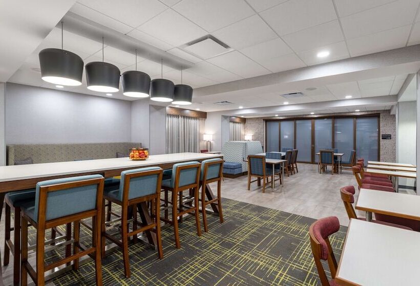 בית מלון כפרי Hampton Inn Monticello