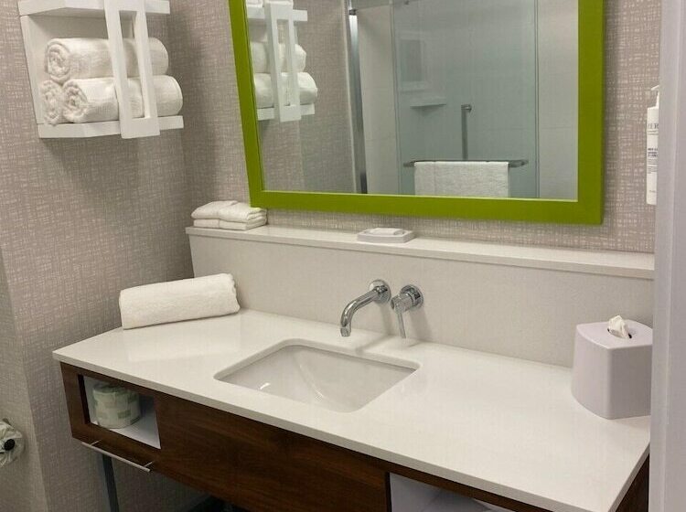 בית מלון כפרי Hampton Inn Monticello