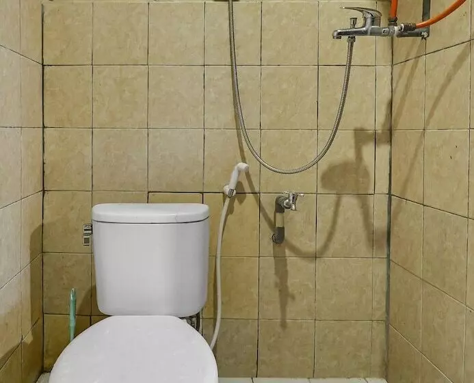 Hotelli Oyo Homes 90956 Desa Wisata Guranteng