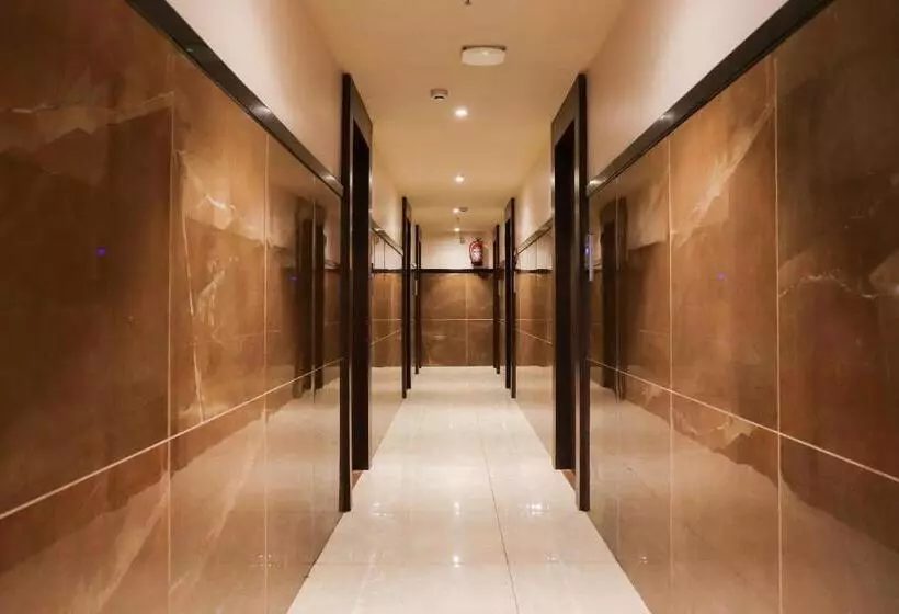 ホテル Oyo Townhouse 904  Vihari