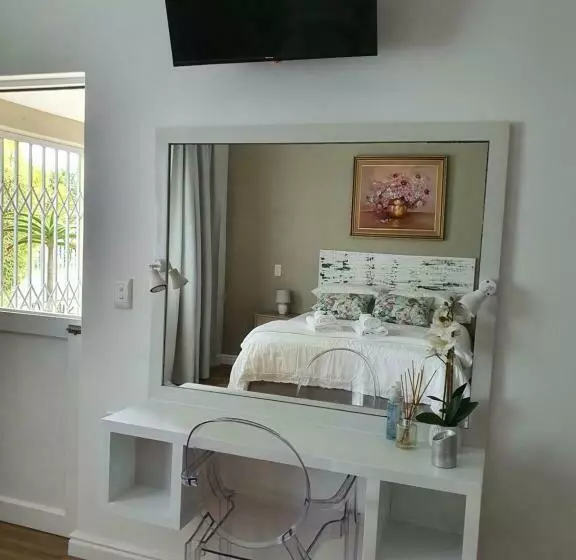 پانسیون Plett57   Self Catering   Room No2