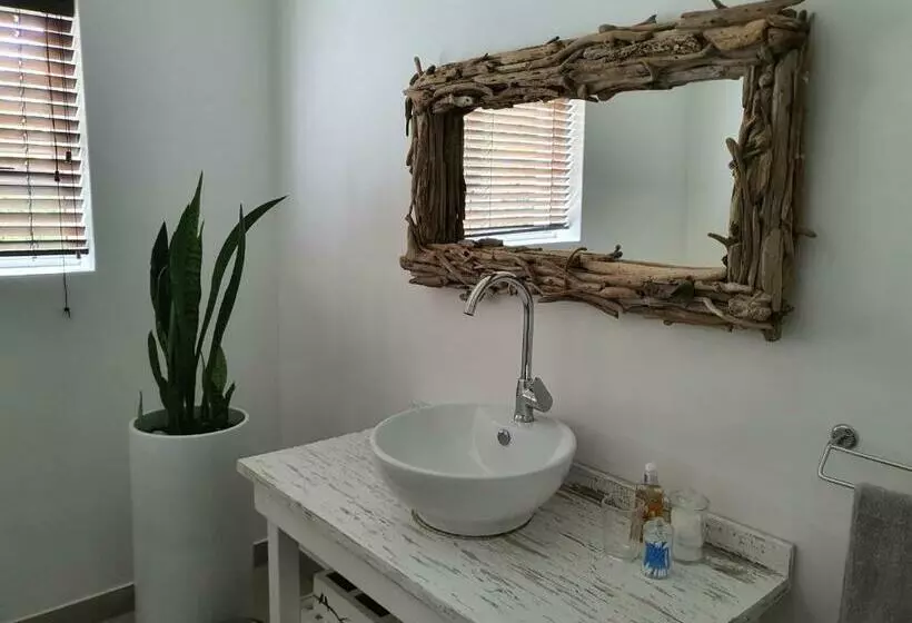 پانسیون Plett57   Self Catering   Room No2