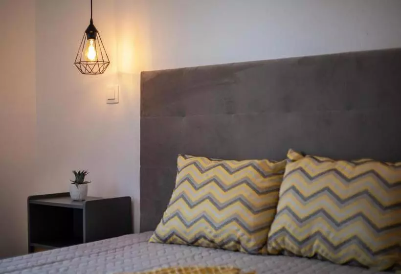 پانسیون Carvão Pdl Inn