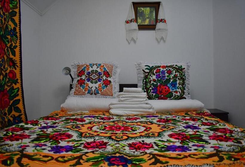 Pensão Floare De Colt