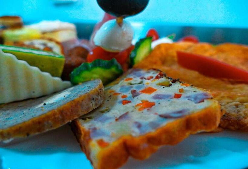 Pensão Floare De Colt